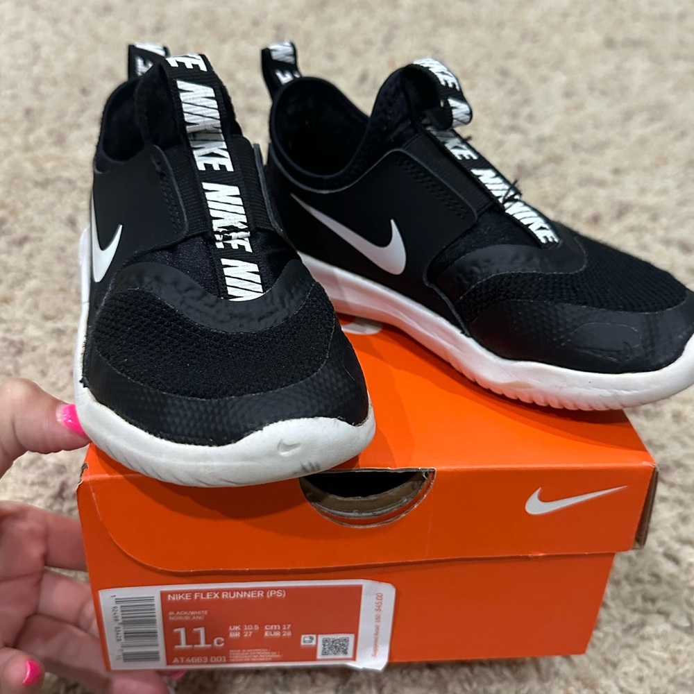 Nike youth flex runner